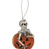 Holz Ornament Halloween Skelett In Kürbis 8cm 2 Holz Ornament Halloween Skelett In Kürbis 8cm -Halloween Tischdekoration Geschaft halloween holz ornament skelett in kuerbis 8cm weihnachtskugel halloween fan christbaumschmuck halloween 54292